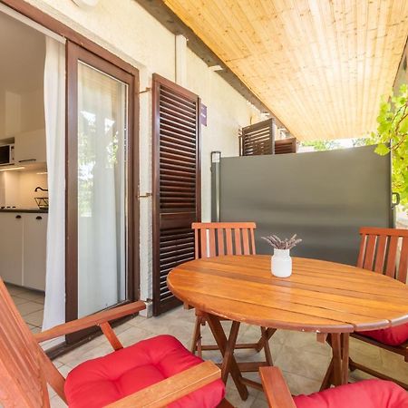 Apartments Vladan With Terrace Baska  Exterior photo