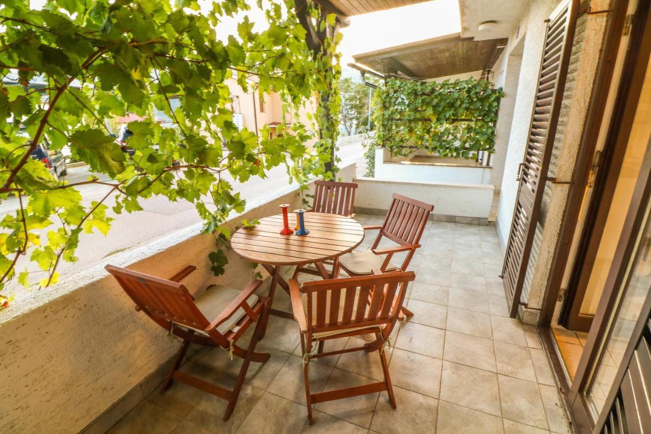 Apartments Vladan With Terrace Baska  Exterior photo
