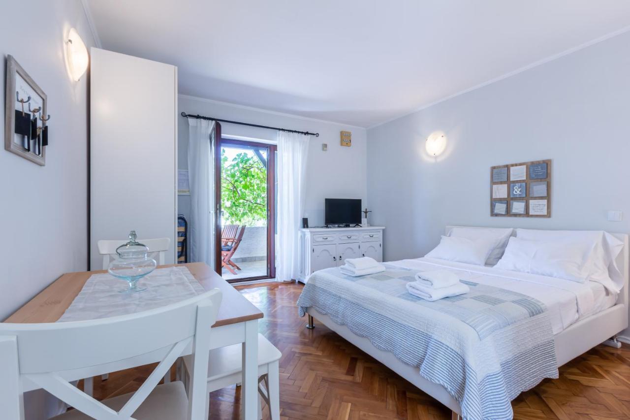 Apartments Vladan With Terrace Baska  Exterior photo