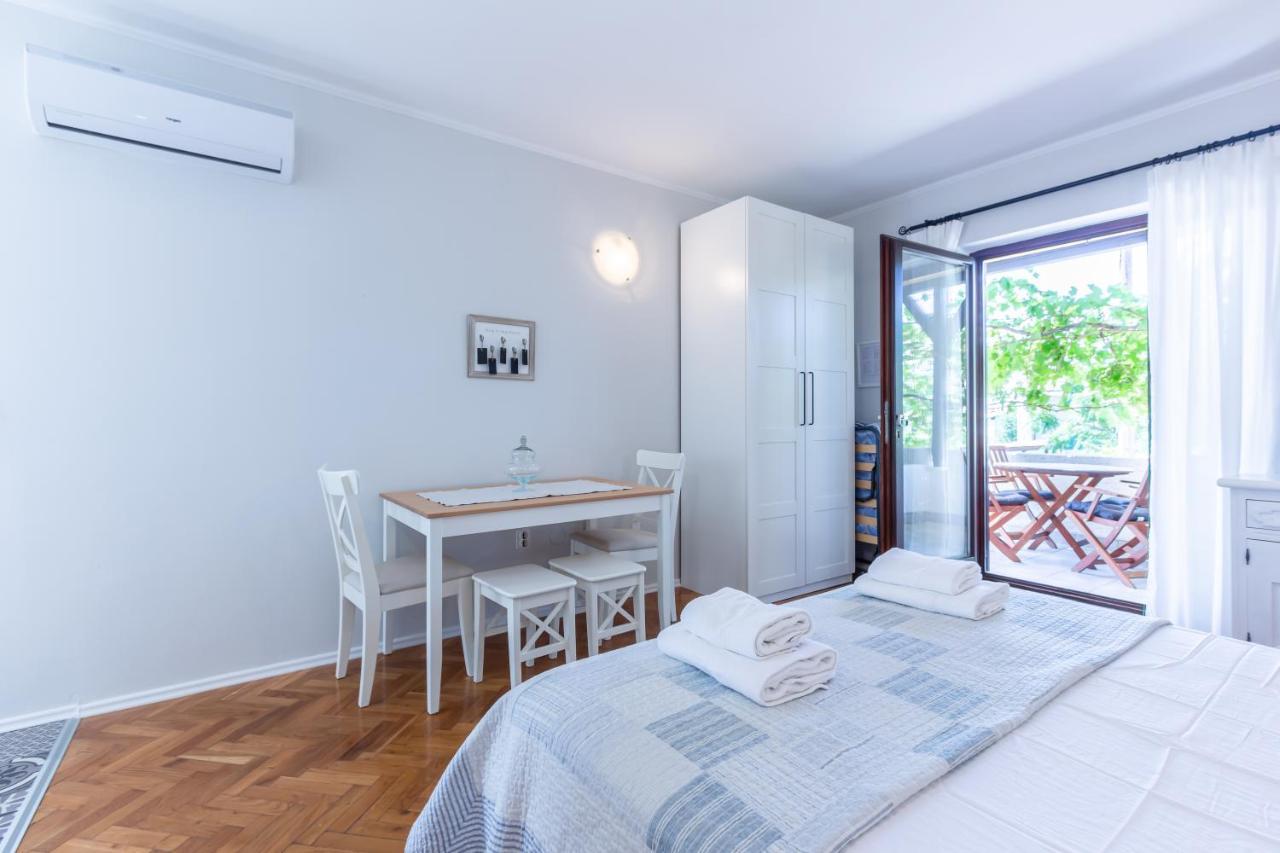 Apartments Vladan With Terrace Baska  Exterior photo