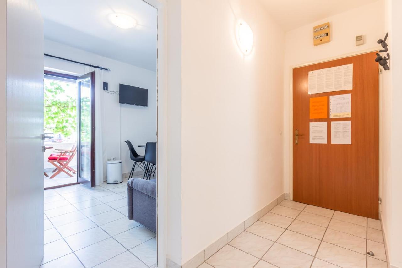 Apartments Vladan With Terrace Baska  Exterior photo